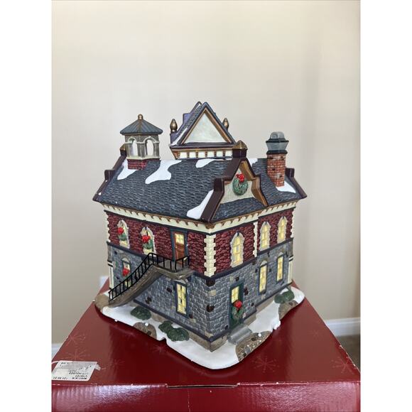 St Nicholas Square Christmas Village Firehouse 2003 in Original Box No light - Picture 4 of 7